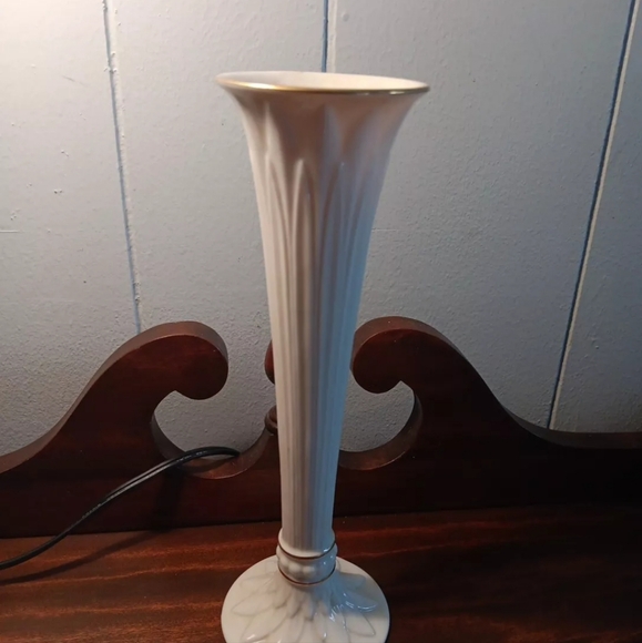 Vintage LENOX Woodland Collection Bud Vase 24k gold trim Ivory - Picture 3 of 3